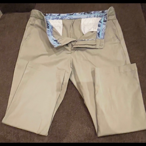 Tommy Bahama pens pants. Size 36-30. Beige - Picture 1 of 4